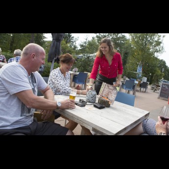 Terras, Lounge, Snackbar.jpg