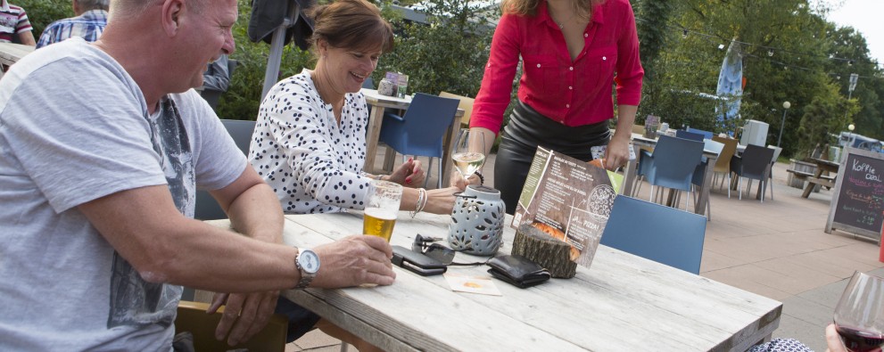 Terras, Lounge, Snackbar.jpg